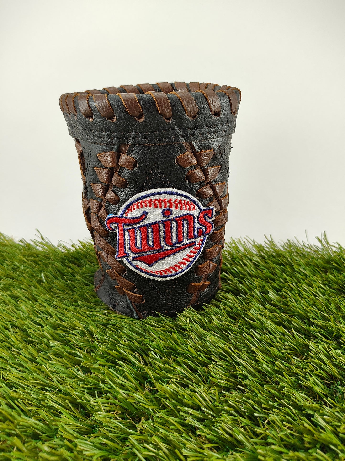 Short Black Diamond Coozie - Minnesota Twins Emblem
