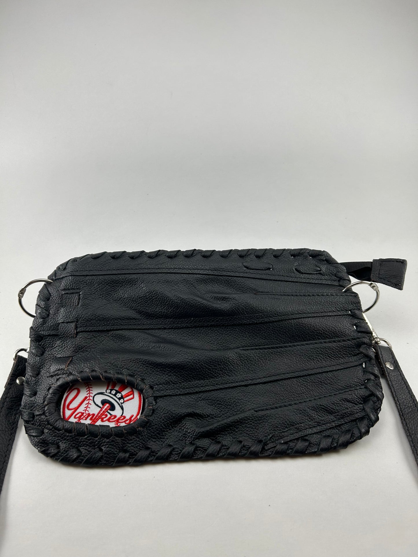 Black Finger Glove Purse - New York Yankees Tophat