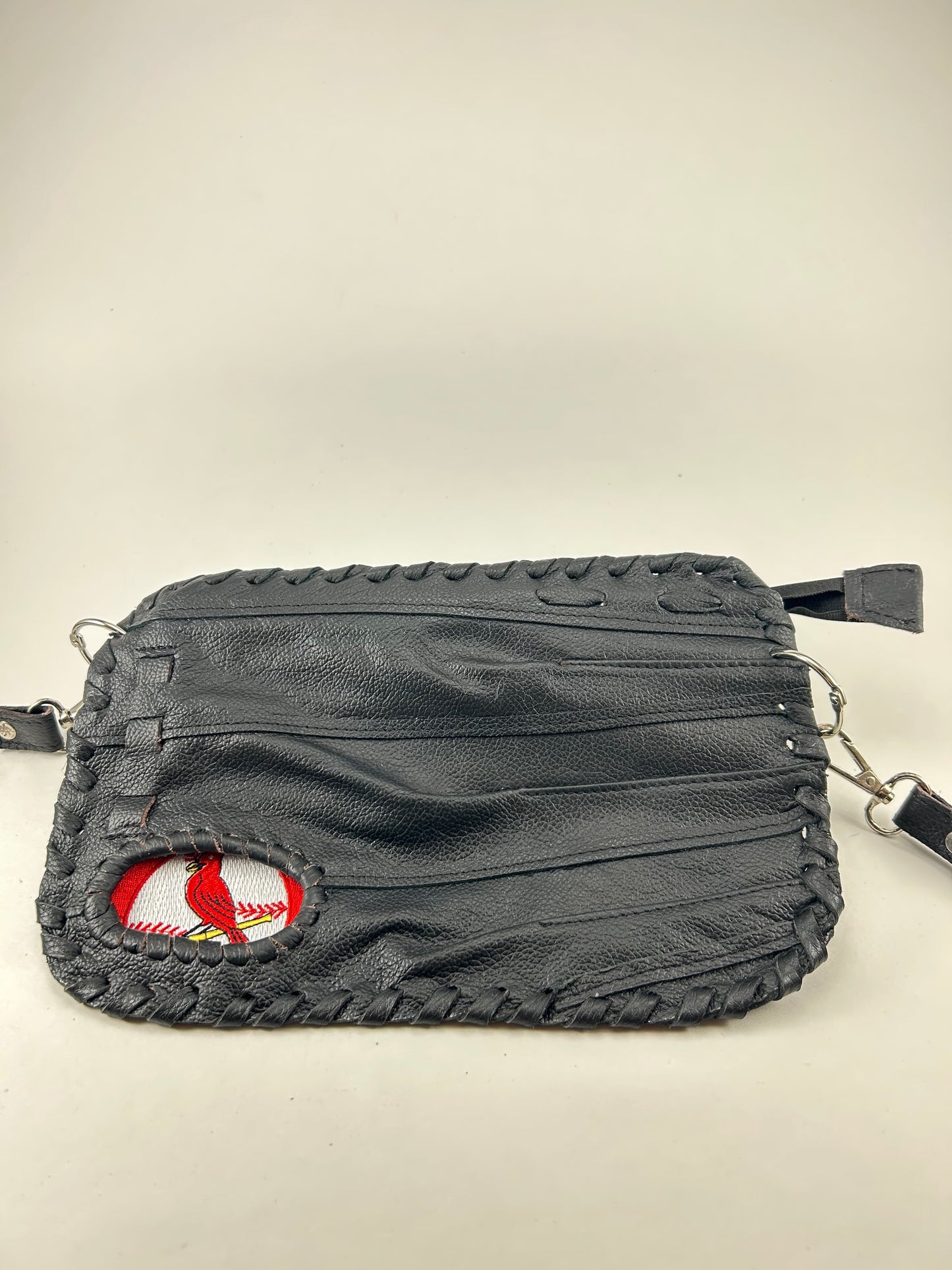 Black Finger Glove Purse - St. Louis Cardinals Round White Center