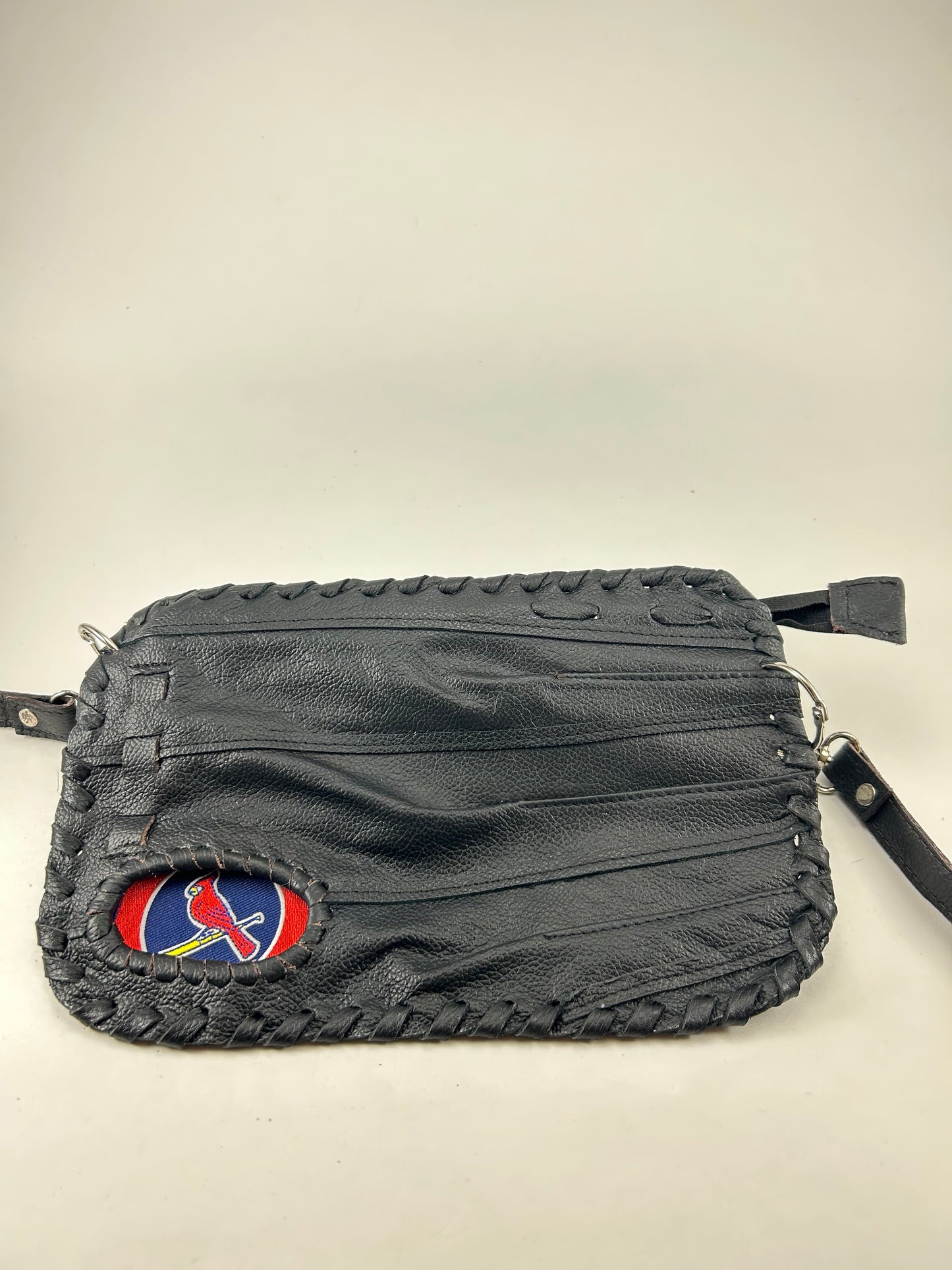 Black Finger Glove Purse - St. Louis Cardinals Round Blue Center