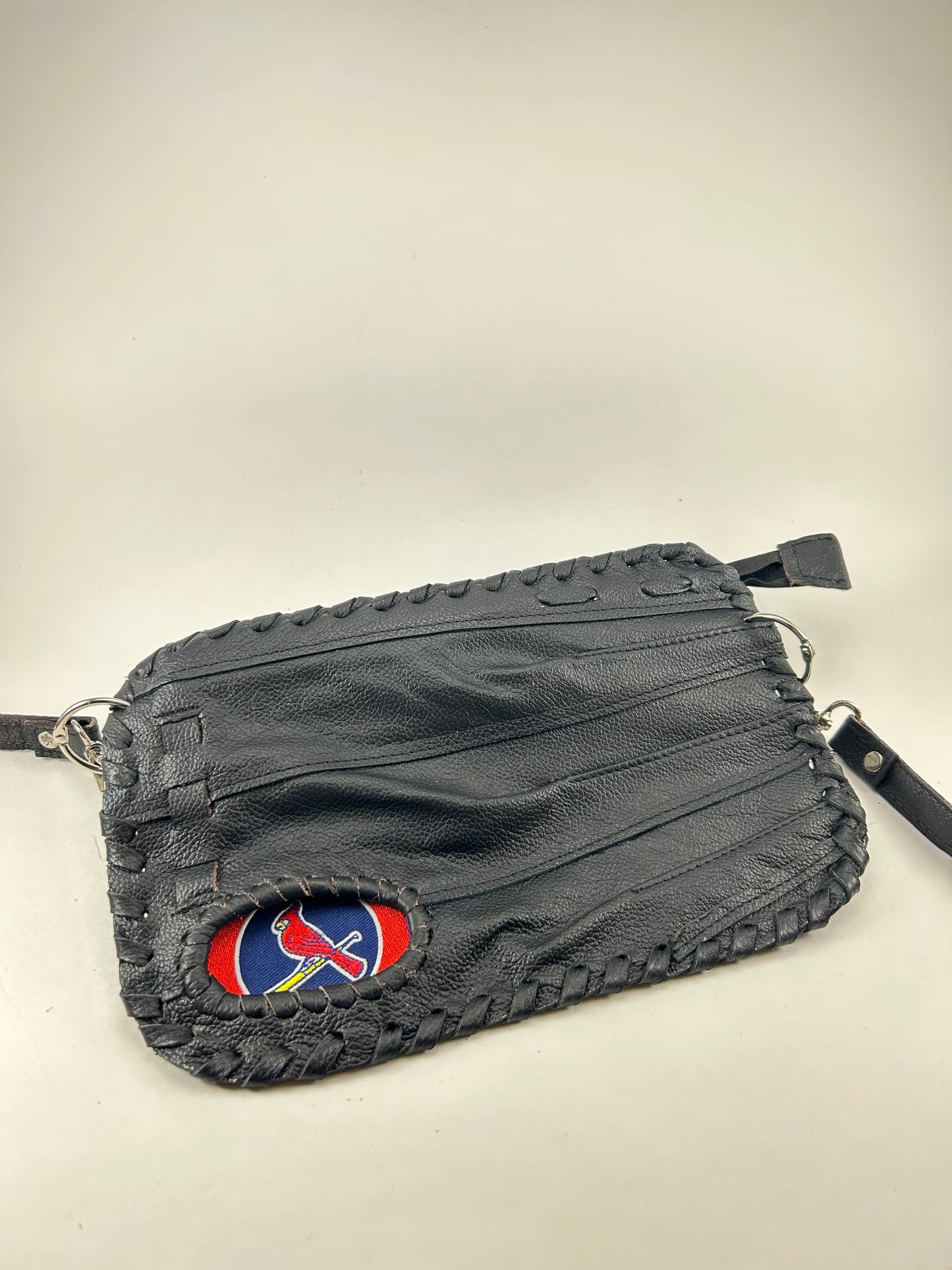 Black Finger Glove Purse - St. Louis Cardinals Round Blue Center