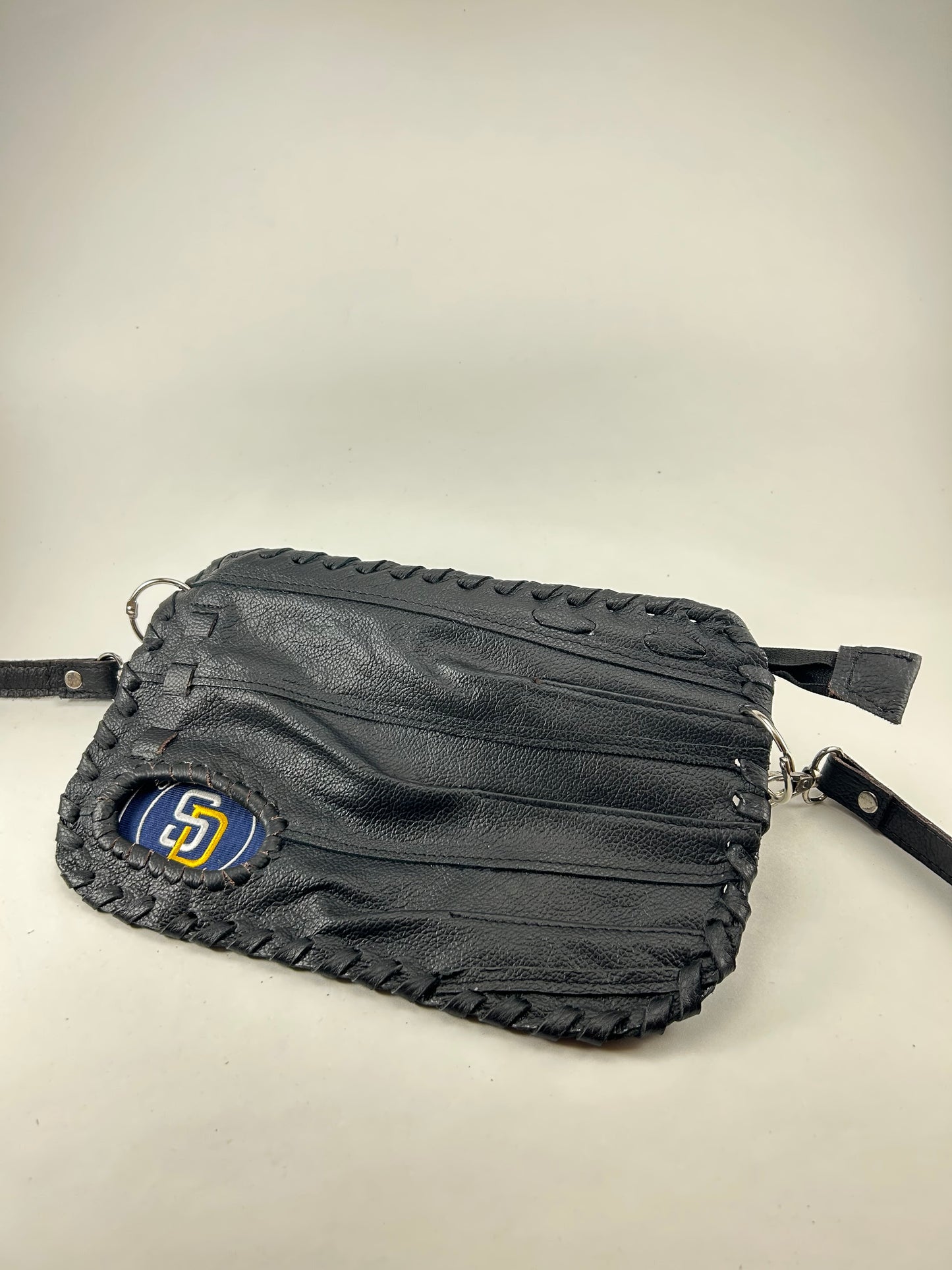 Black Finger Glove Purse - San Diego Padres SD on Blue