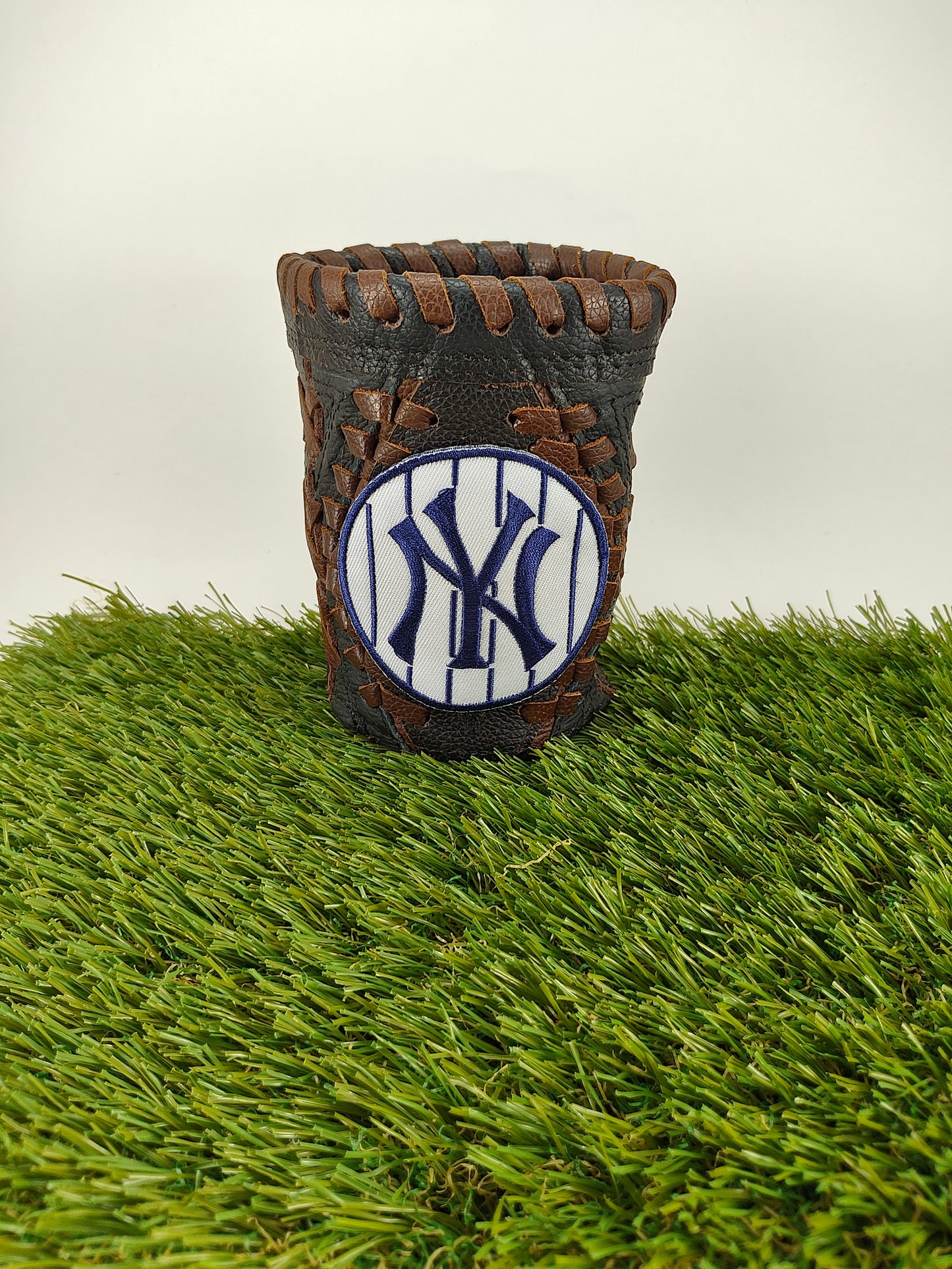 Short Black Diamond Coozie - New York Yankees Pinstripes