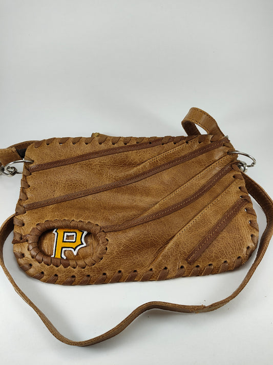 Glove Finger Purse - Pittsburg Pirate P Small