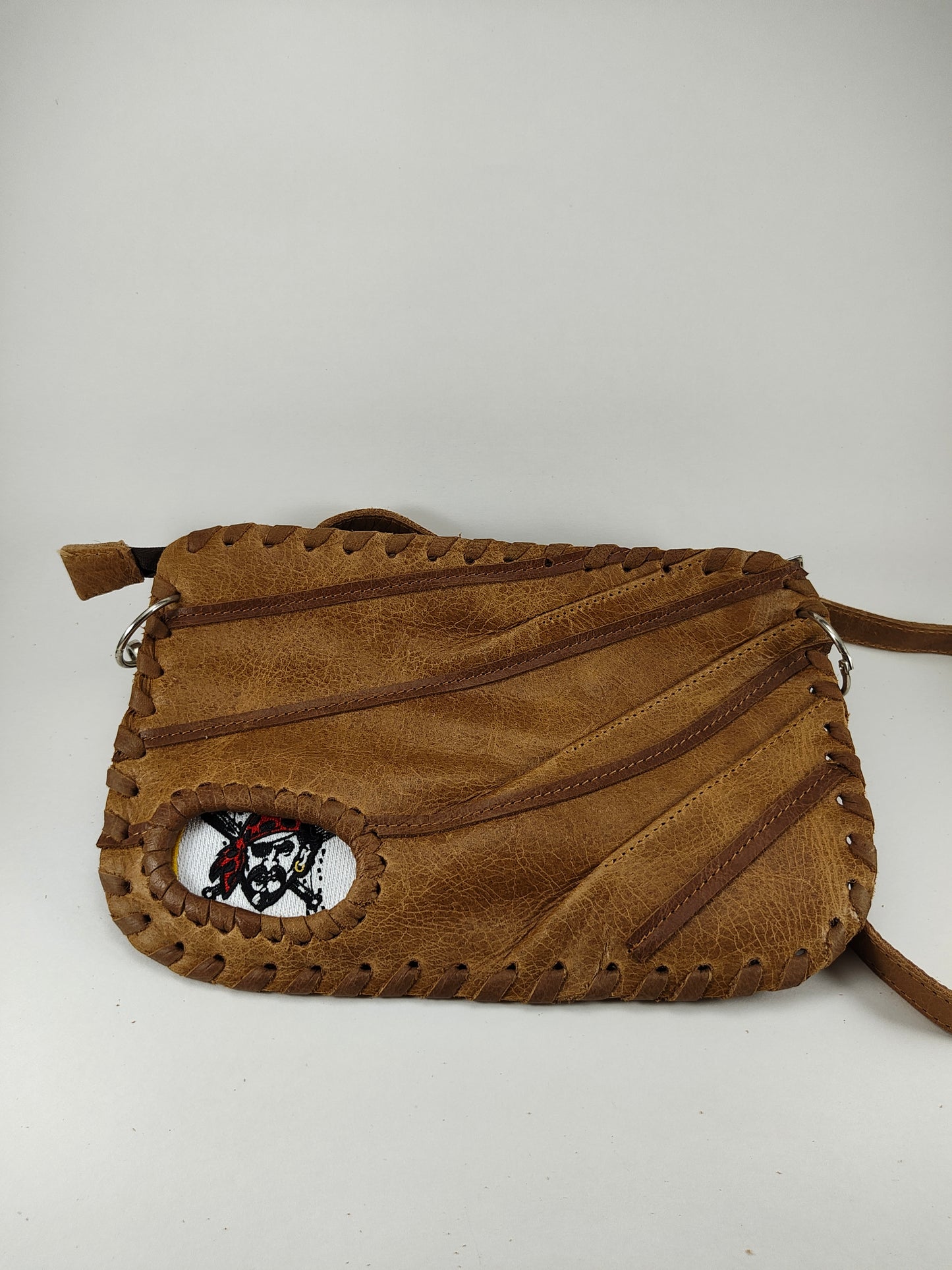 Glove Finger Purse - Pittsburg Pirates Round Baseball