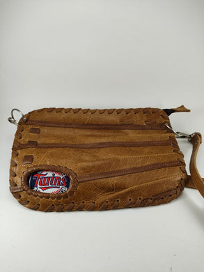 Glove Finger Purse - Minnesota Twins Emblem