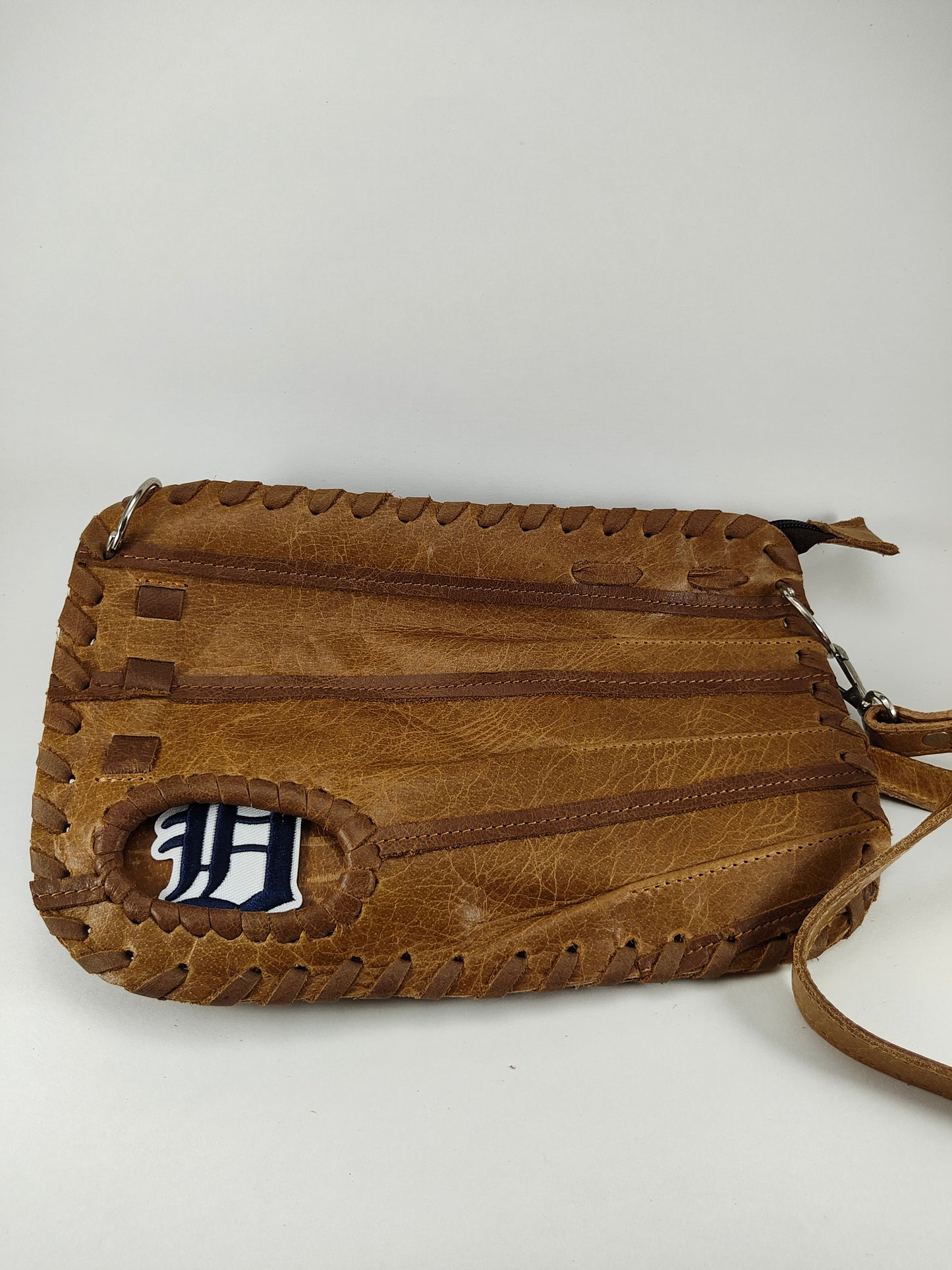 Glove Finger Purse - Detroit Tigers D White