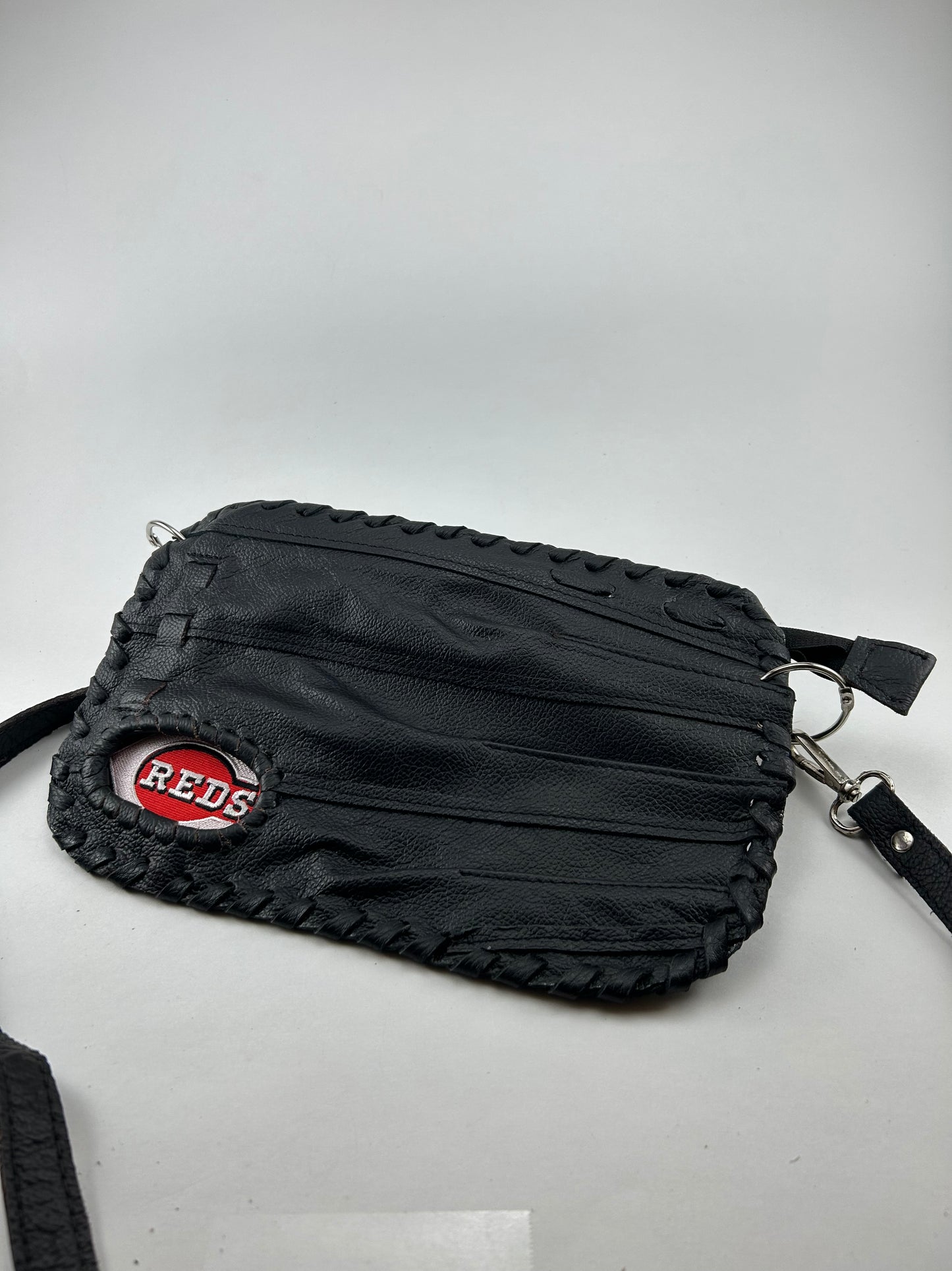 Black Finger Glove Purse - Cincinnati Reds C