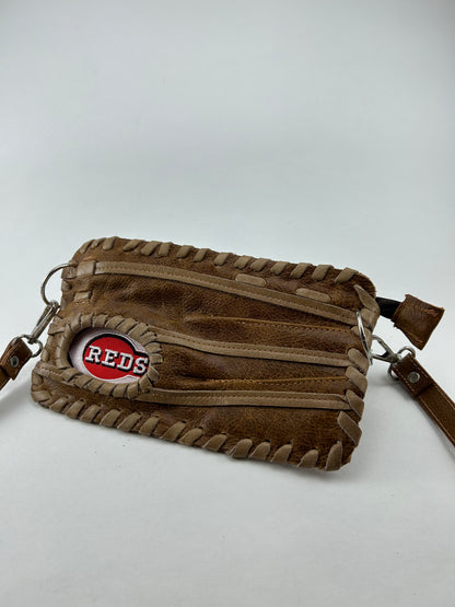 Finger Glove Wristlet - Cincinnati Reds C