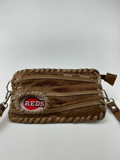 Finger Glove Wristlet - Cincinnati Reds C