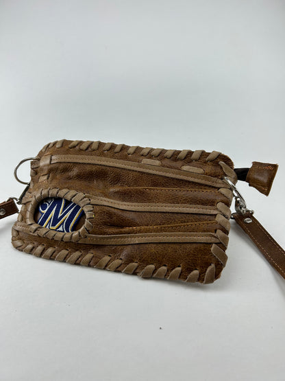 Finger Glove Wristlet - Milwaukee Brewers M