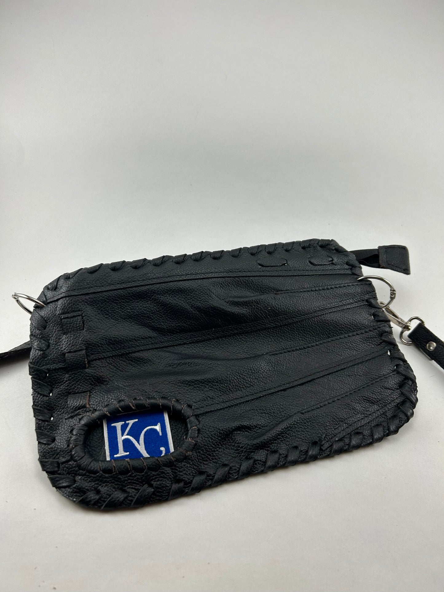 Black Finger Glove Purse - Kansas City Royals Crown