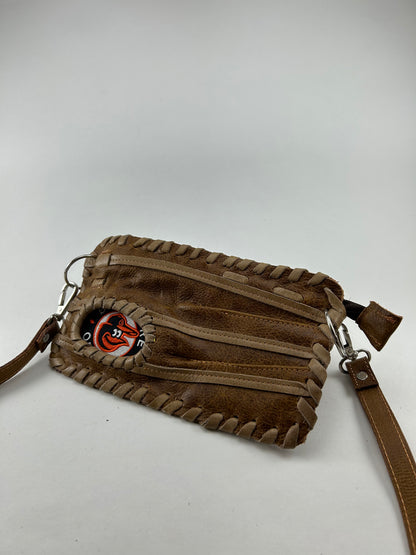 Finger Glove Wristlet - Baltimore Orioles Round