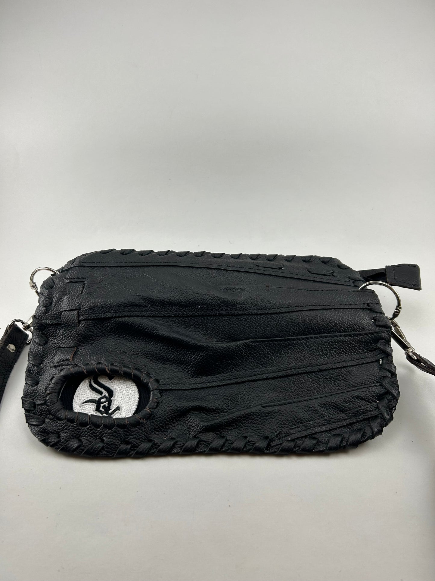 Black Finger Glove Purse - Chicago White Sox Circle