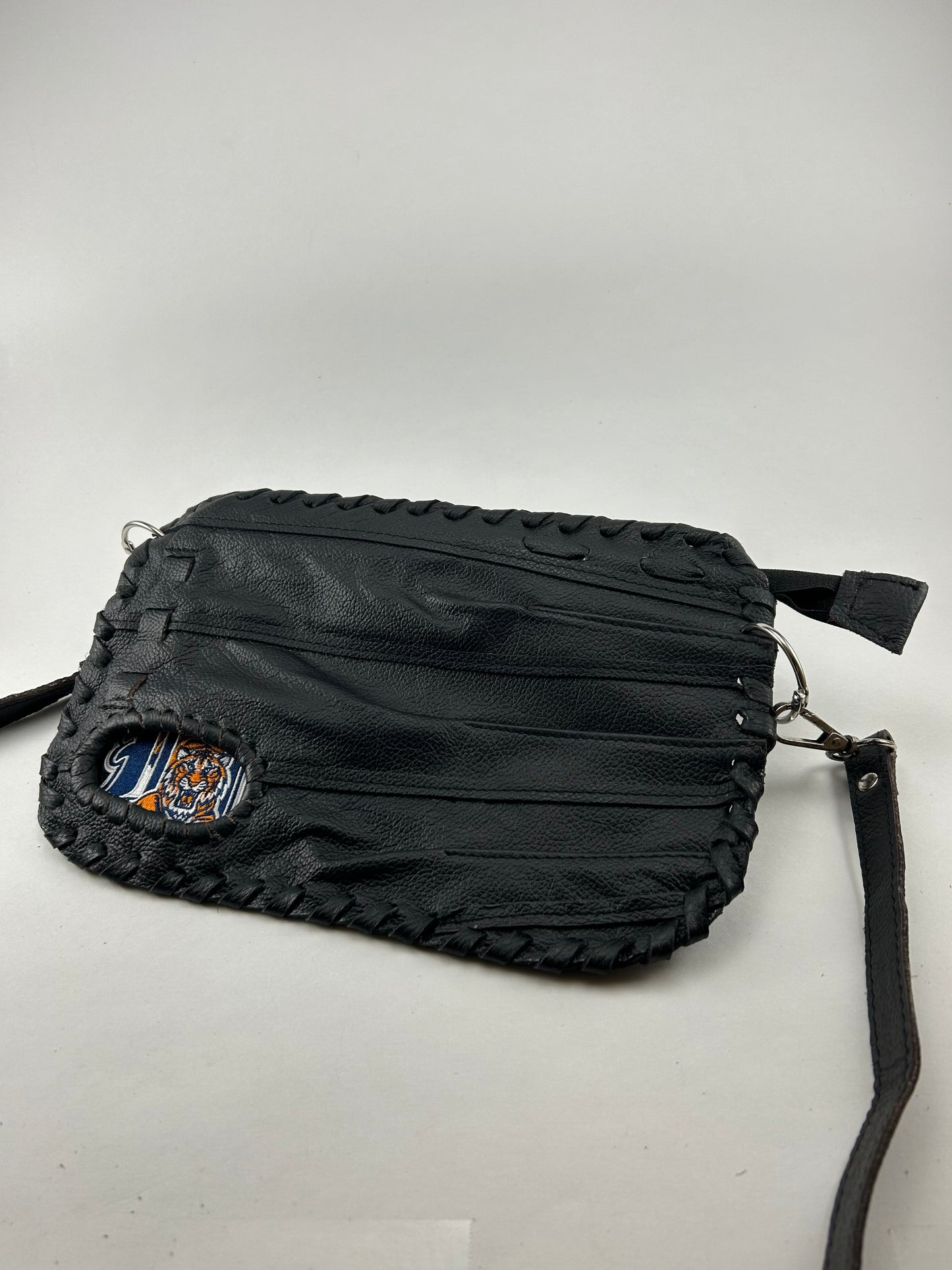 Black Finger Glove Purse - Detroit Tigers D Tiger