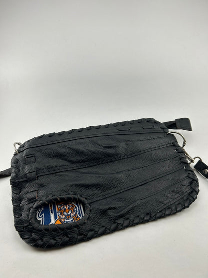 Black Finger Glove Purse - Detroit Tigers D Tiger