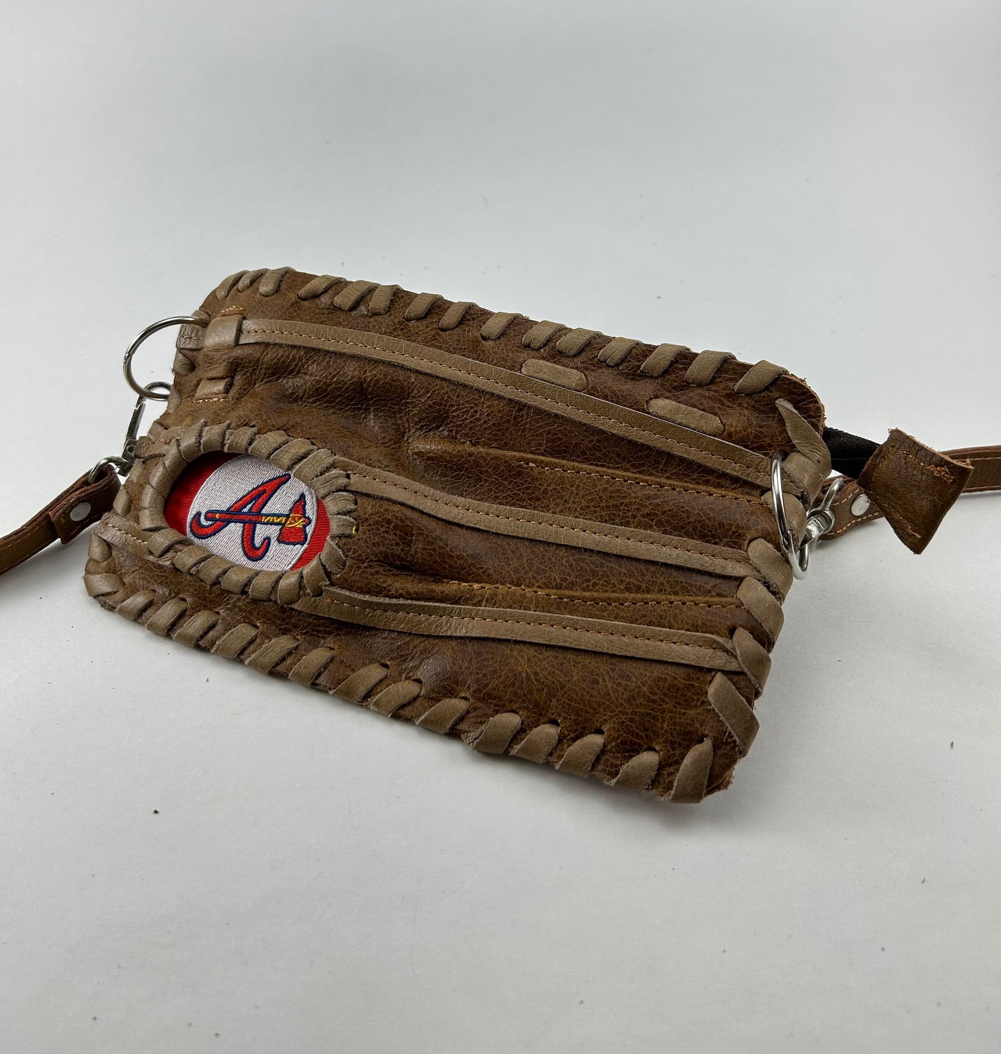 Finger Glove Wristlet - Atlanta Braves A Tomahawk Round