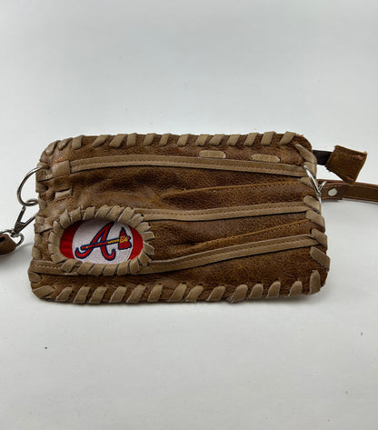 Finger Glove Wristlet - Atlanta Braves A Tomahawk Round