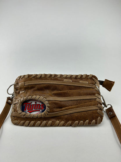 Finger Glove Wristlet - Minnesota Twins Emblem