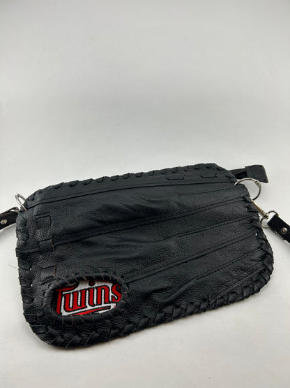 Black Finger Glove Purse - Minnesota Twins Baseball