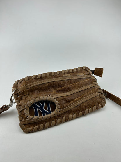 Finger Glove Wristlet - New York Yankees NY