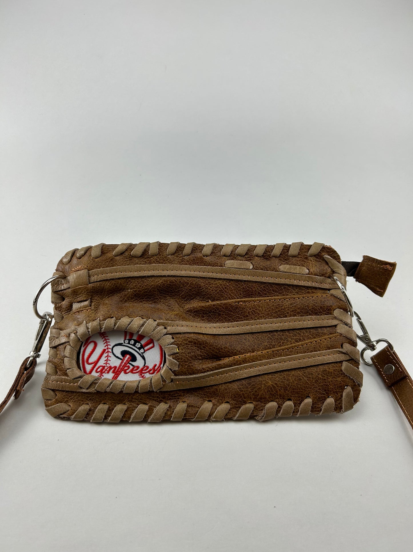 Finger Glove Wristlet - New York Yankees Tophat