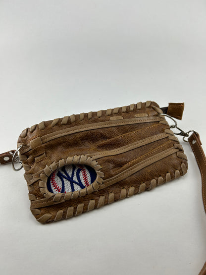 Finger Glove Wristlet - New York Yankees Ball Style