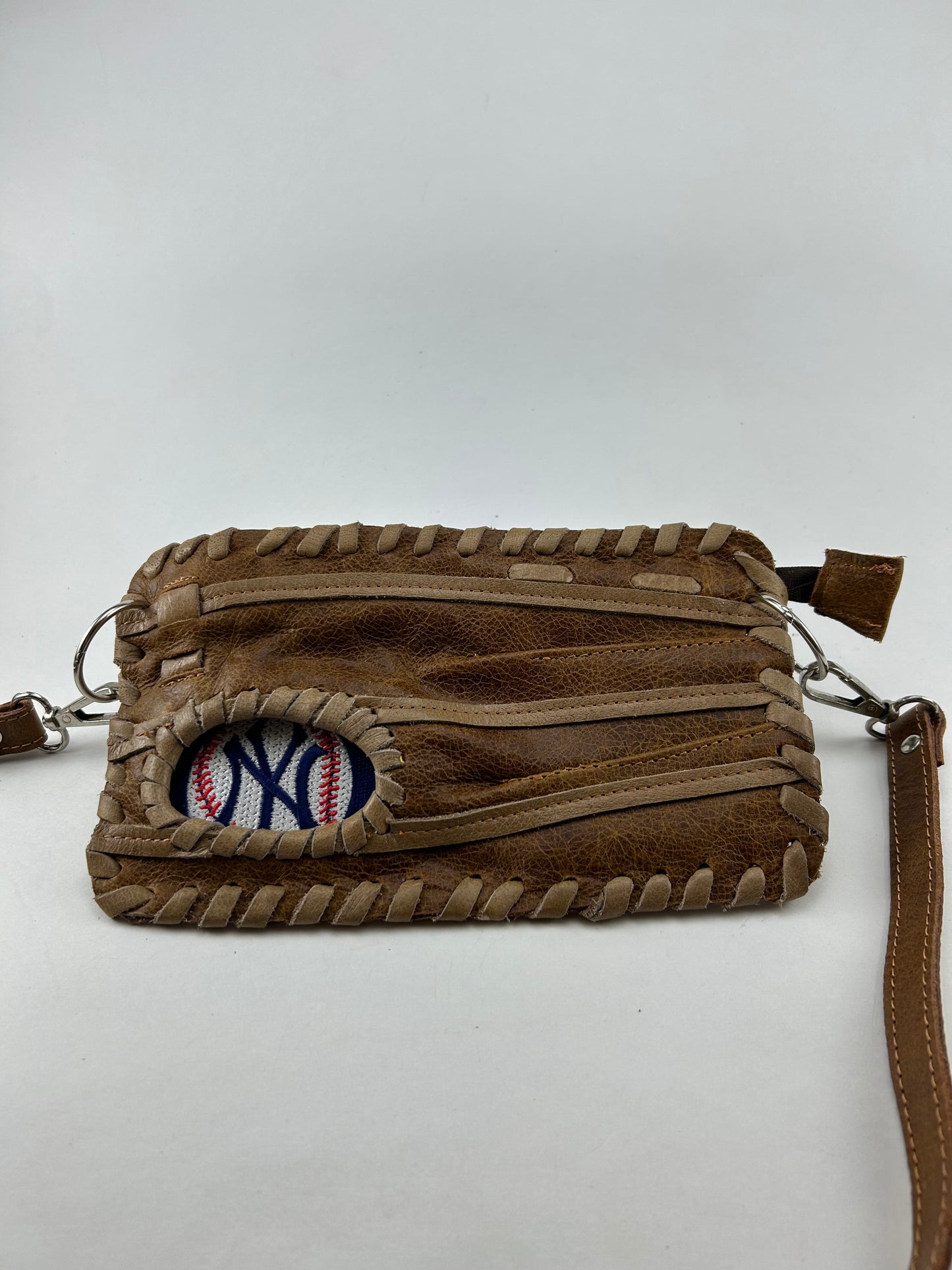 Finger Glove Wristlet - New York Yankees Ball Style