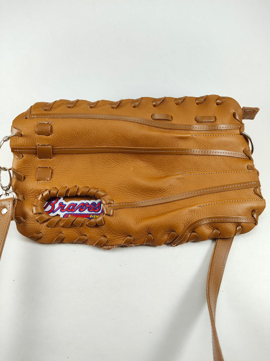 Finger Glove Purse - Atlanta Braves Script