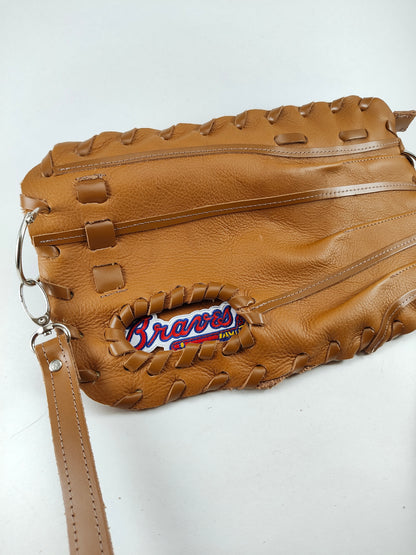 Finger Glove Purse - Atlanta Braves Script