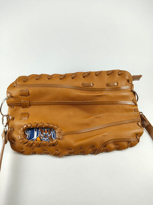 Finger Glove Purse - Detroit Tigers Tiger D
