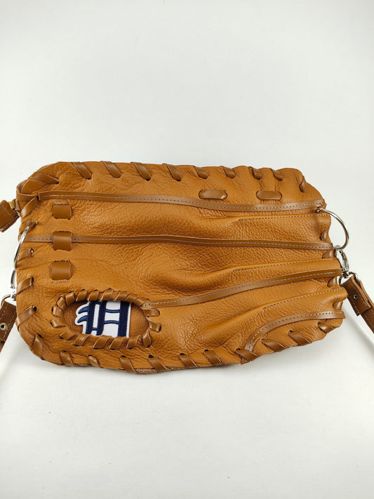 Finger Glove Purse - Detroit Tigers D