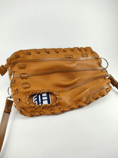 Finger Glove Purse - Detroit Tigers D