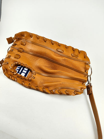 Finger Glove Purse - Detroit Tigers D