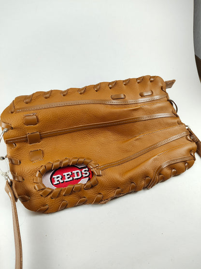Finger Glove Purse - Cincinnati Reds C