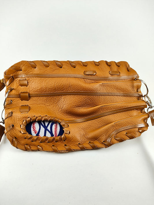 Finger Glove Purse - New York Yankees Ball