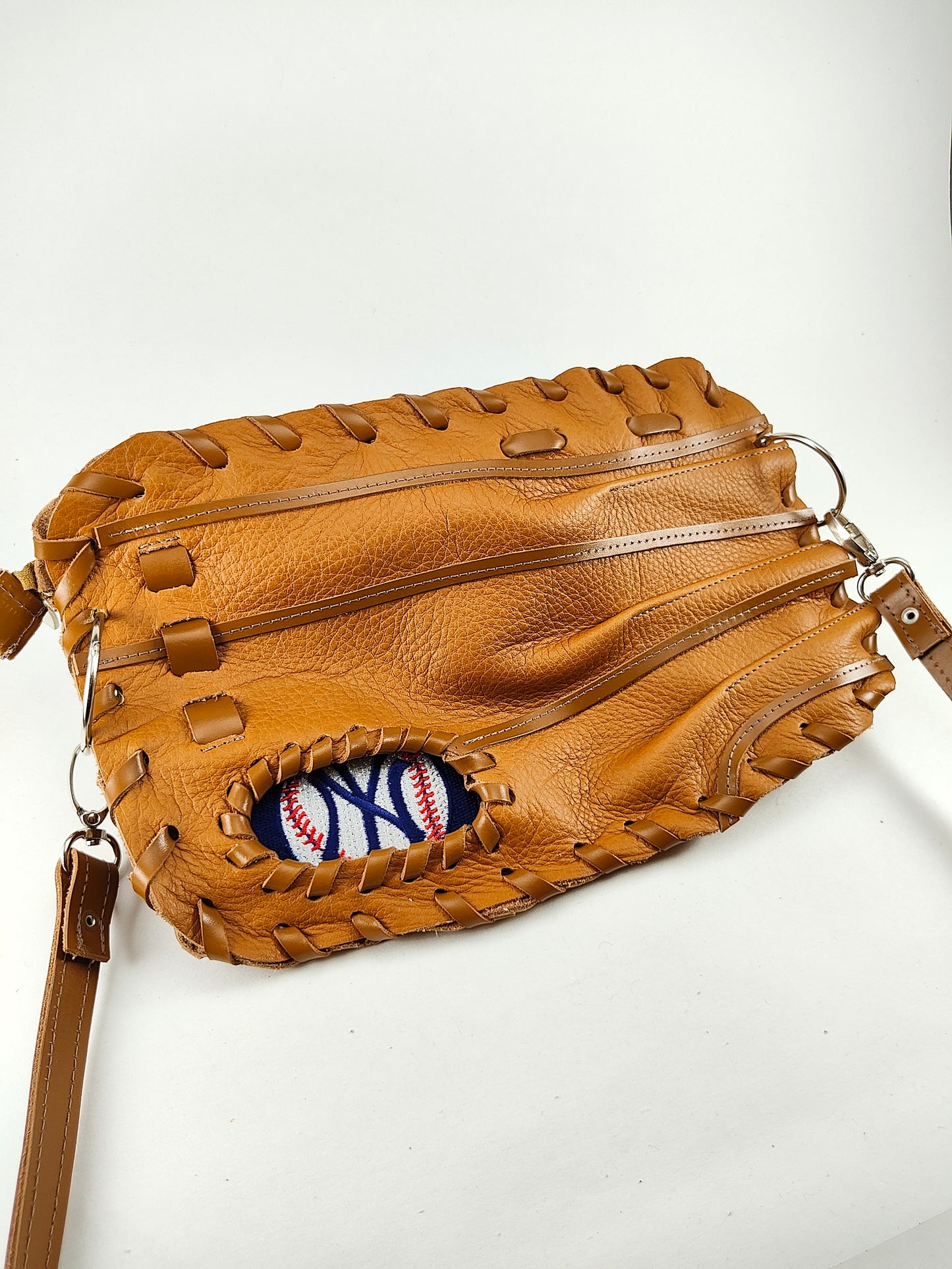 Finger Glove Purse - New York Yankees Ball
