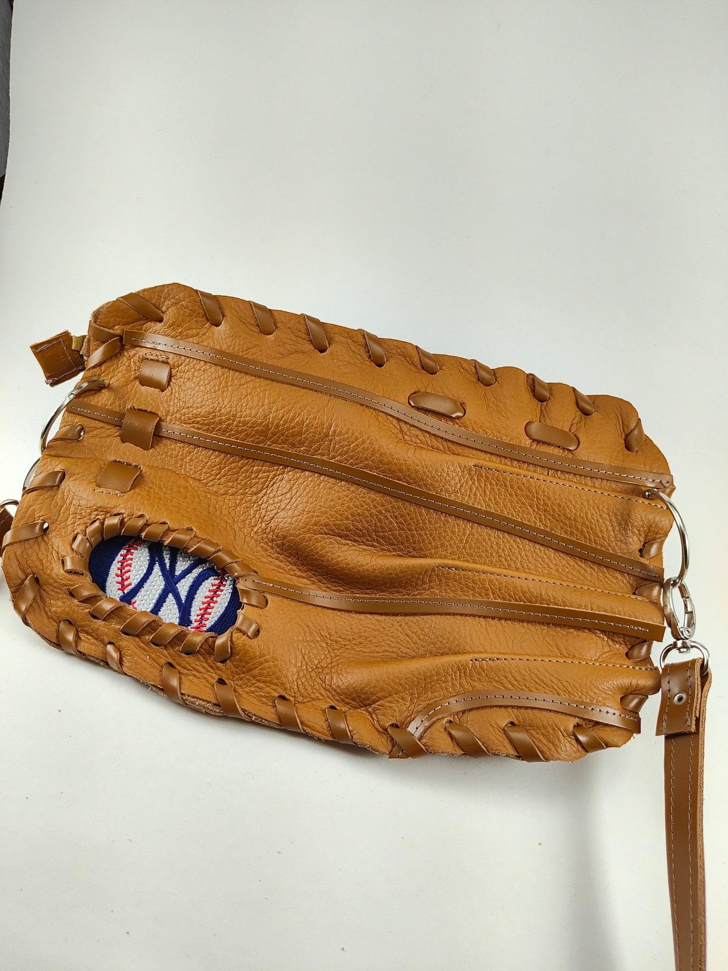 Finger Glove Purse - New York Yankees Ball