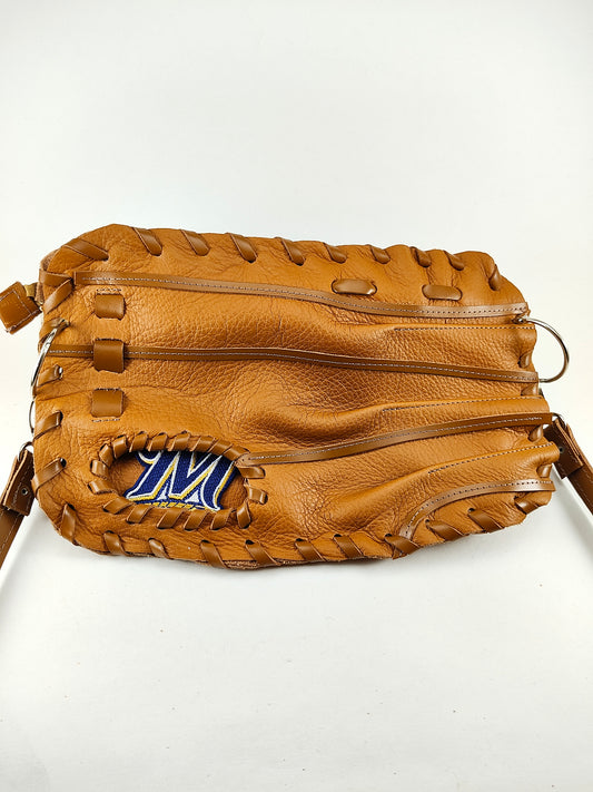 Finger Glove Purse - Milwaukee Brewers M