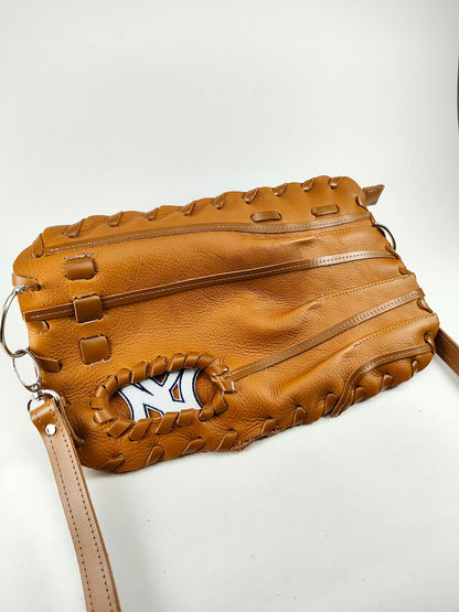 Finger Glove Purse - New York Yankees NY White