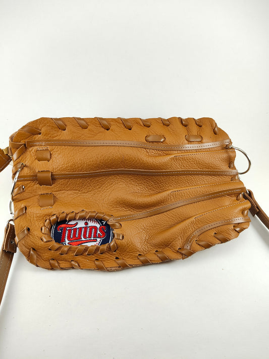 Finger Glove Purse - Minnesota Twins Small Emblem