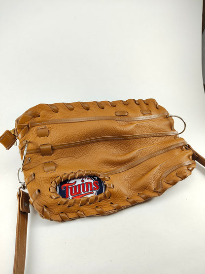 Finger Glove Purse - Minnesota Twins Small Emblem