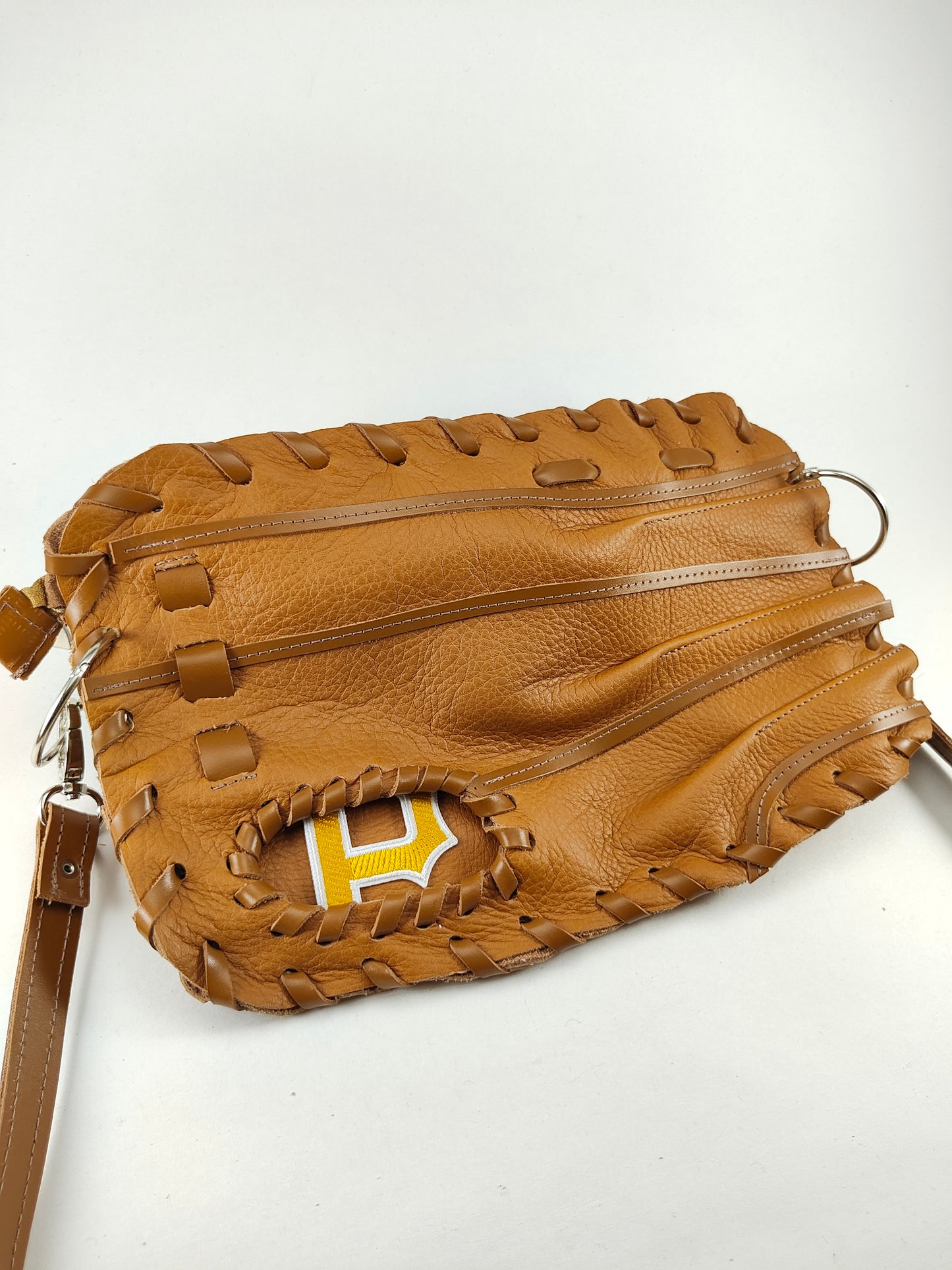 Finger Glove Purse - Pittsburg Pirates Large P