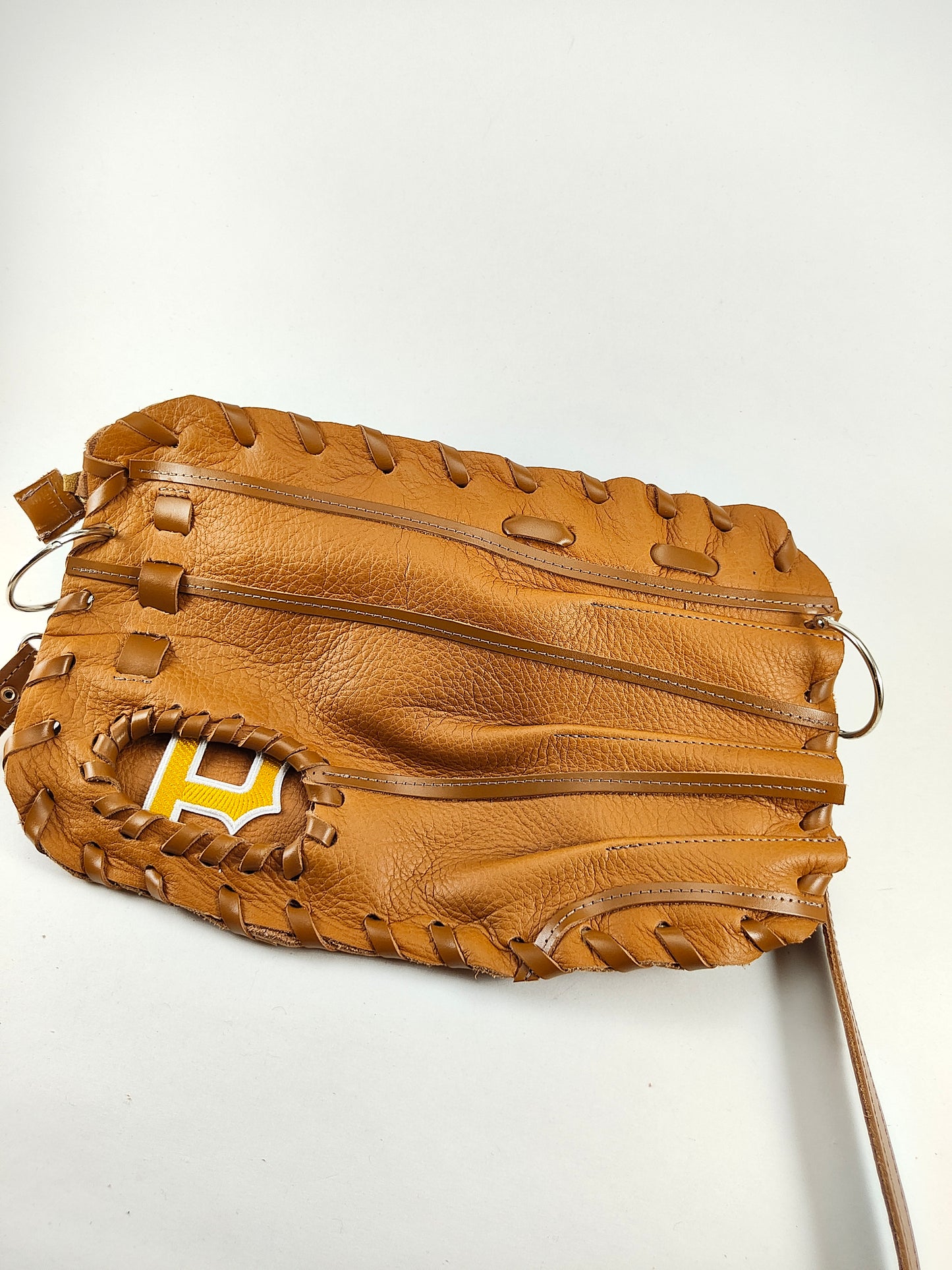 Finger Glove Purse - Pittsburg Pirates Large P