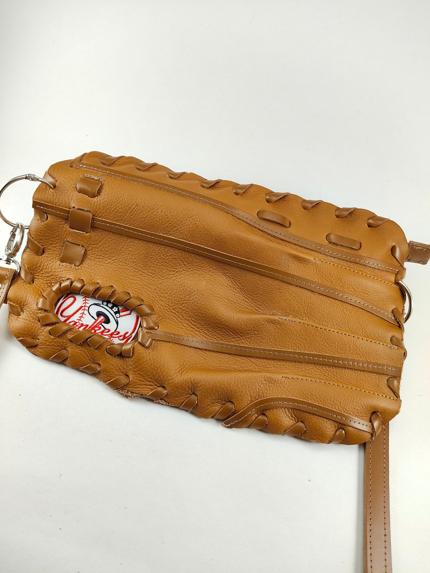 Finger Glove Purse - New York Yankees Tophat
