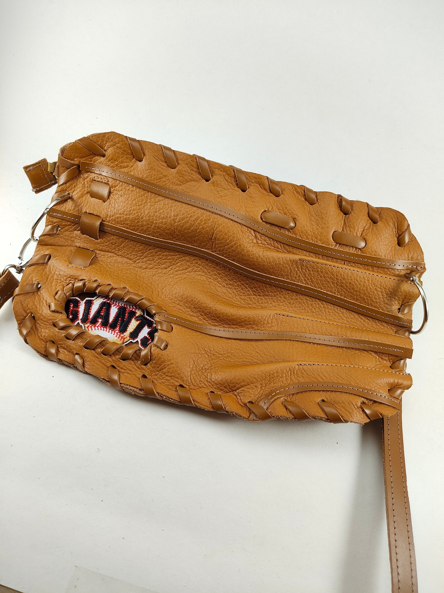 Finger Glove Purse - San Francisco Giants Emblem