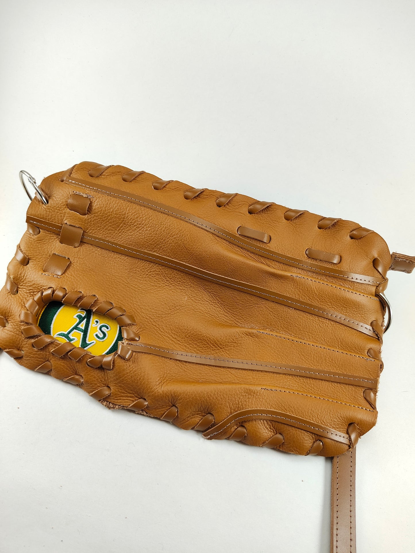 Finger Glove Purse - Oakland As Yellow Center Circle