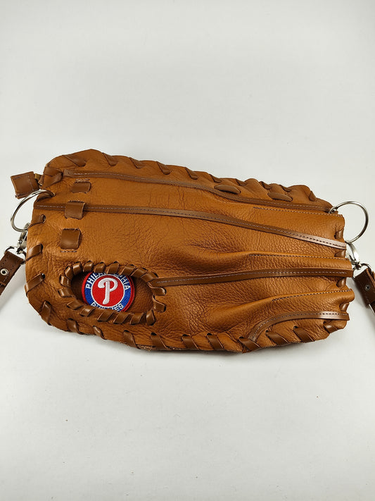 Finger Glove Purse - Philadelphia Phillies P