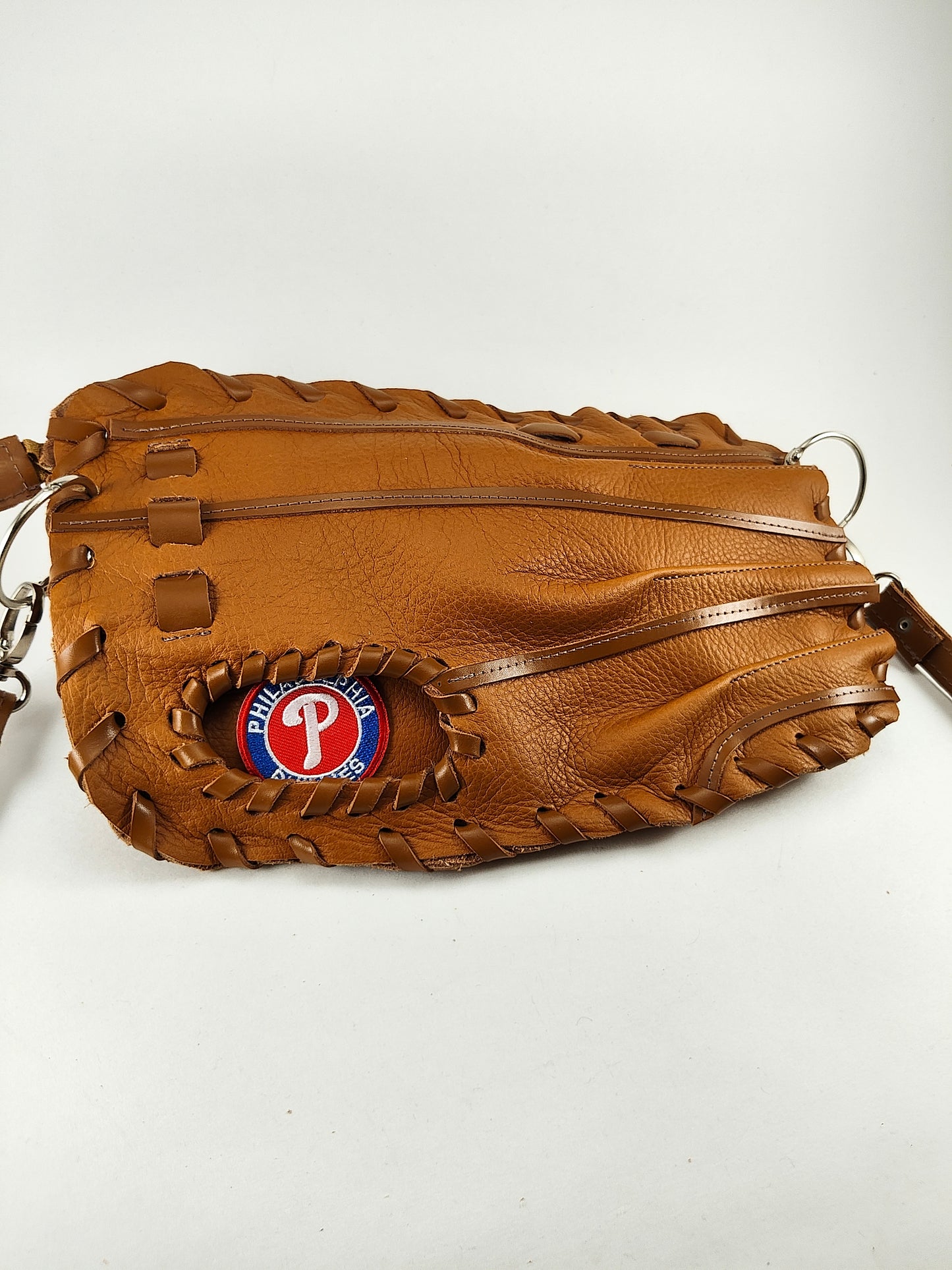 Finger Glove Purse - Philadelphia Phillies P
