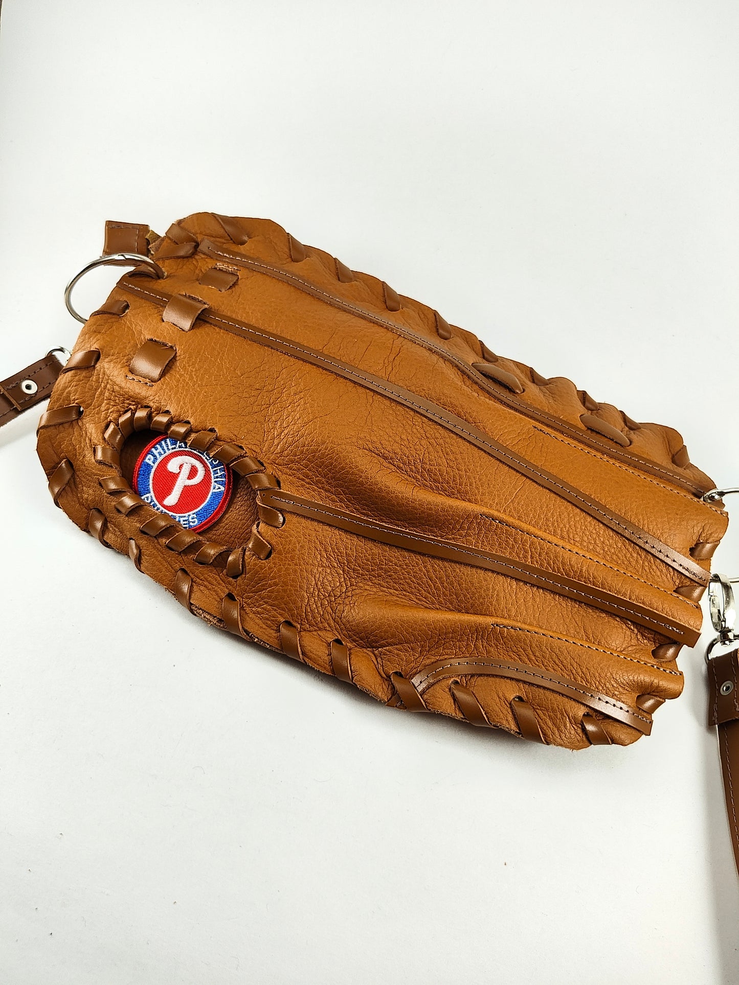 Finger Glove Purse - Philadelphia Phillies P